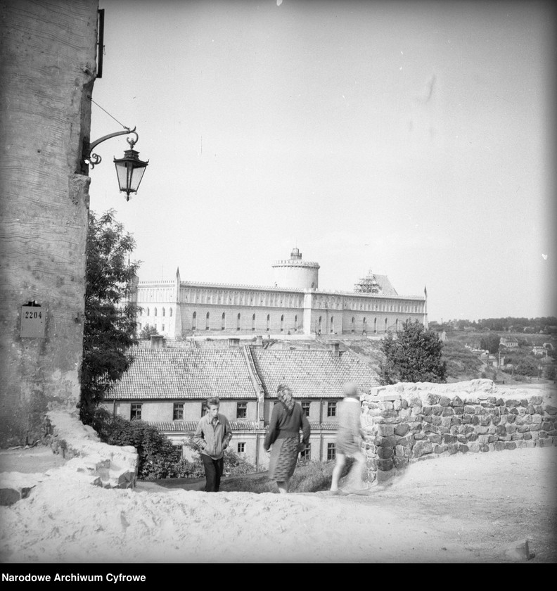 image.from.unit.number "Lublin"