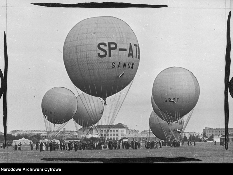 image.from.unit.number "Zawody balonowe juniorów zorganizowane przez sekcję balonową Aeroklubu Warszawskiego"