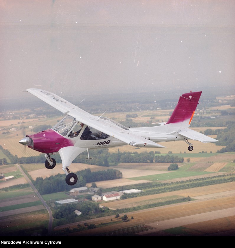 image.from.unit.number "Samolot PZL-104M Wilga 2000 (SP-PHG) - oblot prototypu"