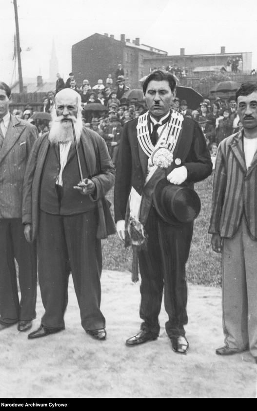 Obraz 2 z jednostki "Uroczystość koronacji króla Cyganów Michała Kwieka w Hajdukach Wielkich"