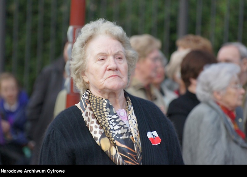 image.from.unit.number "Szósty dzień żałoby narodowej w Warszawie po katastrofie lotniczej w Smoleńsku"