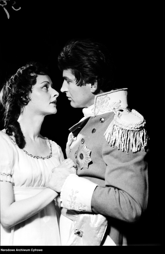 image.from.unit.number "Warszawa. Teatr Powszechny - sztuka "Wojna i pokój""