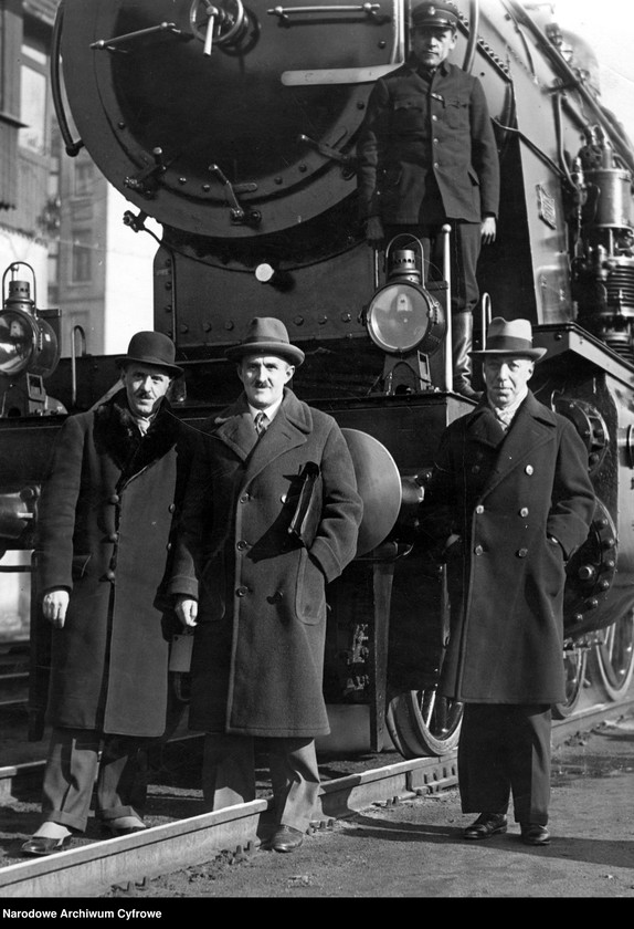 image.from.unit.number "Inżynierowie Kazimierz Biernacki, Grincberg i Stanisław Biernacki."