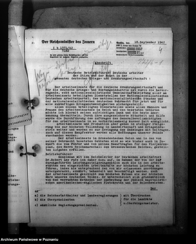 Obraz 8 z jednostki "Regelung des Dienstverhältnisses der Gefolgschaftsmitglieder im Gebiet Posen. Alters- und Hinterbliebenenversorgung. Entfernung der Polen ausdem öffentlichen Dienst"