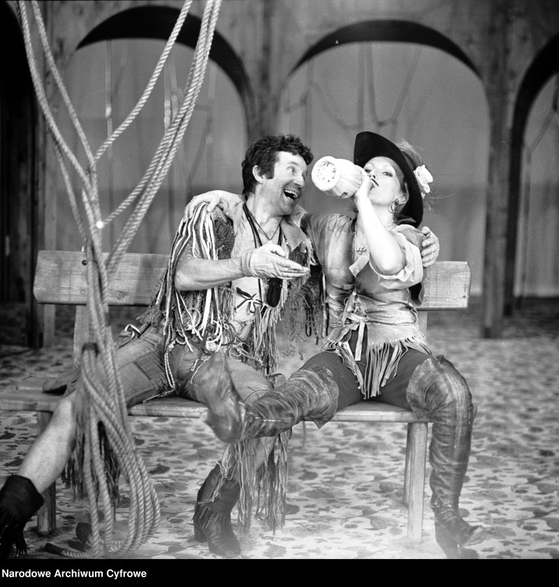 image.from.unit.number "Warszawa. Teatr Nowy - Sztuka "Zielony Gil""