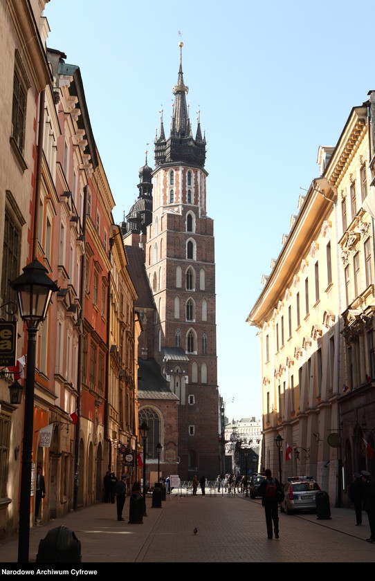 image.from.unit.number "Pogrzeb prezydenta Polski Lecha Kaczyńskiego i jego żony Marii Kaczyńskiej w Krakowie"