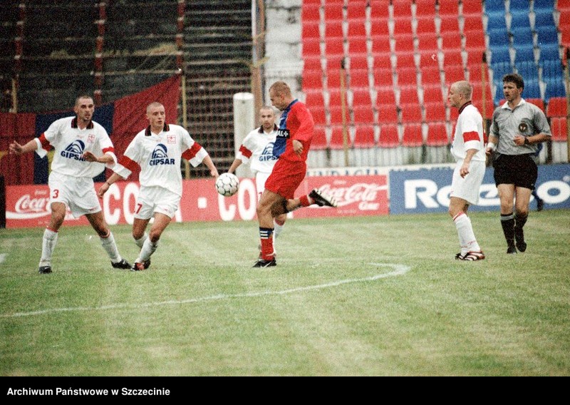 image.from.unit.number "Mecz piłki nożnej Pogoń Szczecin-Łódzki Klub Sportowy 2 sierpnia 1998 roku (1:1)"