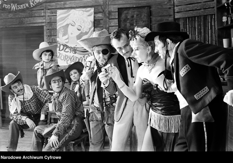 Obraz 19 z jednostki "Warszawa. Teatr Syrena - sztuka "Jim strzela pierwszy""