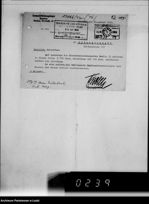 Obraz 16 z jednostki "456 Kriegsauftrag SS 13066/42 5712 Pelzmützen, 129 Pelzhauben HBA Berlin II"