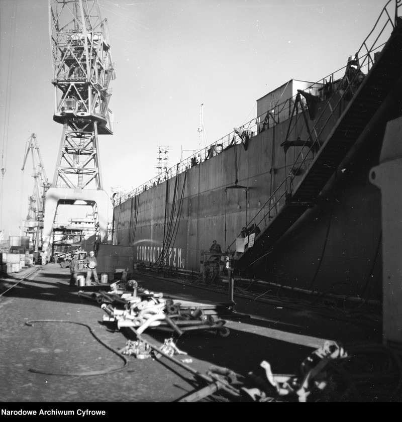 image.from.unit.number "Stocznia Szczecińska im. Adolfa Warskiego"