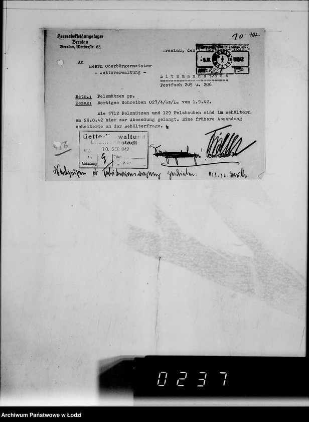 Obraz 14 z jednostki "456 Kriegsauftrag SS 13066/42 5712 Pelzmützen, 129 Pelzhauben HBA Berlin II"