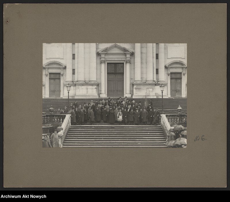 image.from.unit.number "Fotografie grupowe z udziałem I. J. Paderewskiego. Fotografie uroczystości i obchodów przesłane I. J. Paderewskiemu"