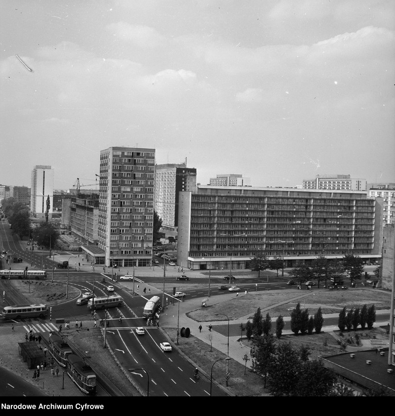 image.from.unit.number "Ulica Juliana Marchlewskiego (ob. al. Jana Pawła II) w Warszawie"