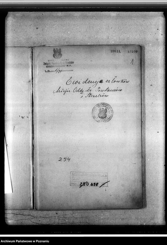 image.from.unit.number "Ewidencja członków Miejscowego Oddziału Związku Powstańców i Strzelców [Wielkopolski Związek Powstańców i Strzelców oddział w Rogoźnie]"