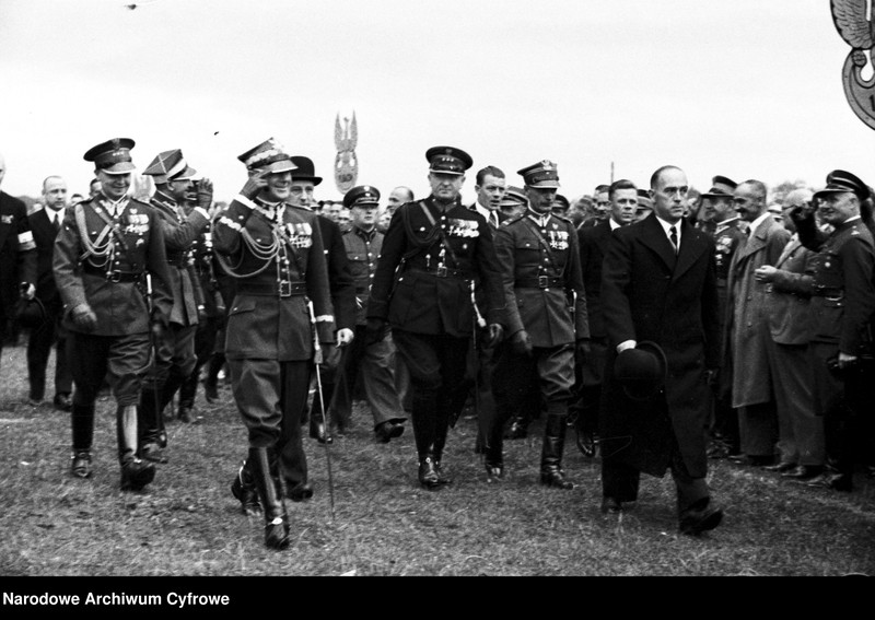image.from.unit.number "XIV Zjazd Legionistów w Krakowie"