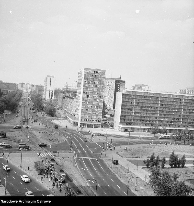 image.from.unit.number "Ulica Juliana Marchlewskiego (ob. al. Jana Pawła II) w Warszawie"