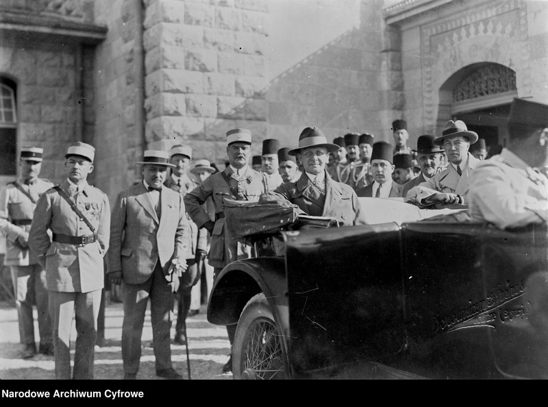 image.from.unit.number "Sprowadzenie prochów generała Józefa Bema z miejscowości Aleppo w Syrii do Polski"