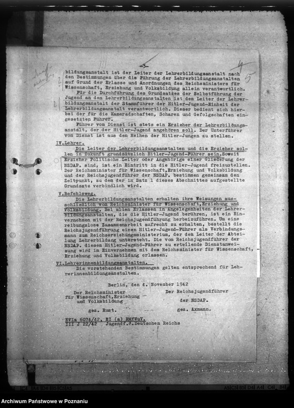 Obraz 9 z jednostki "Zusammenarbeit von Schule und Hitlerjugend. Lehrerbildungsanstalten. Verschulung aus dem Landjahr"