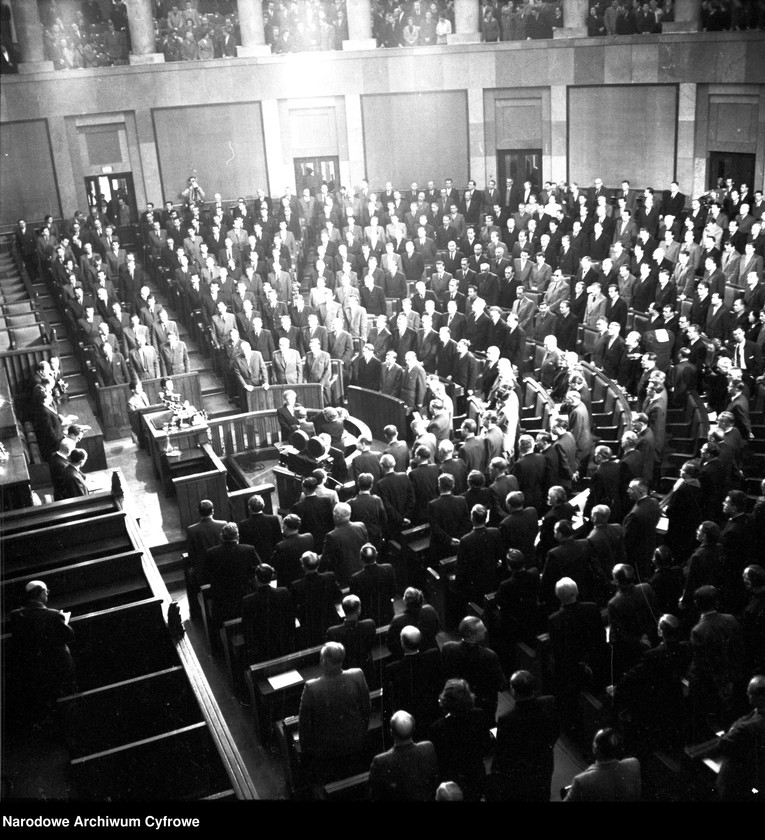 image.from.unit.number "Pierwsza sesja Sejmu II kadencji "