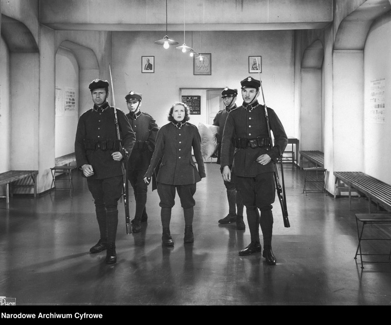 image.from.unit.number "Film "Parada rezerwistów""