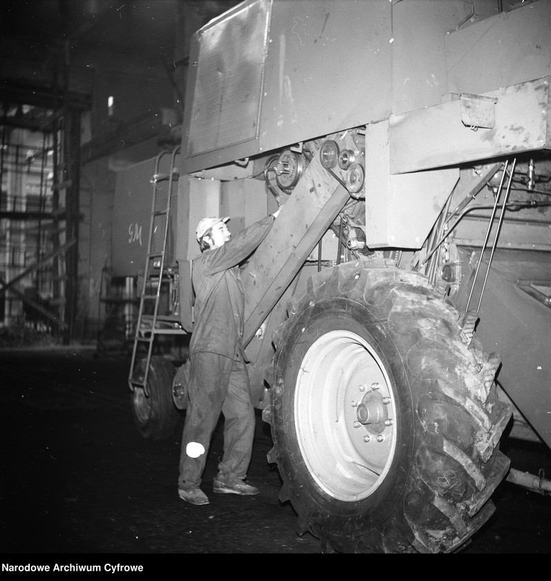 image.from.unit.number "Fabryka Maszyn Żniwnych w Płocku"