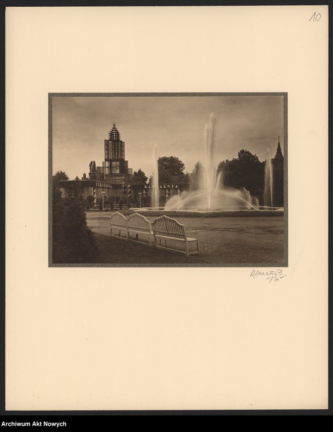 image.from.unit.number "Park Wilsona w Poznaniu (Album fotografii ofiarowany Paderewskiemu przez stołeczne miasto Poznań; w futerale)"