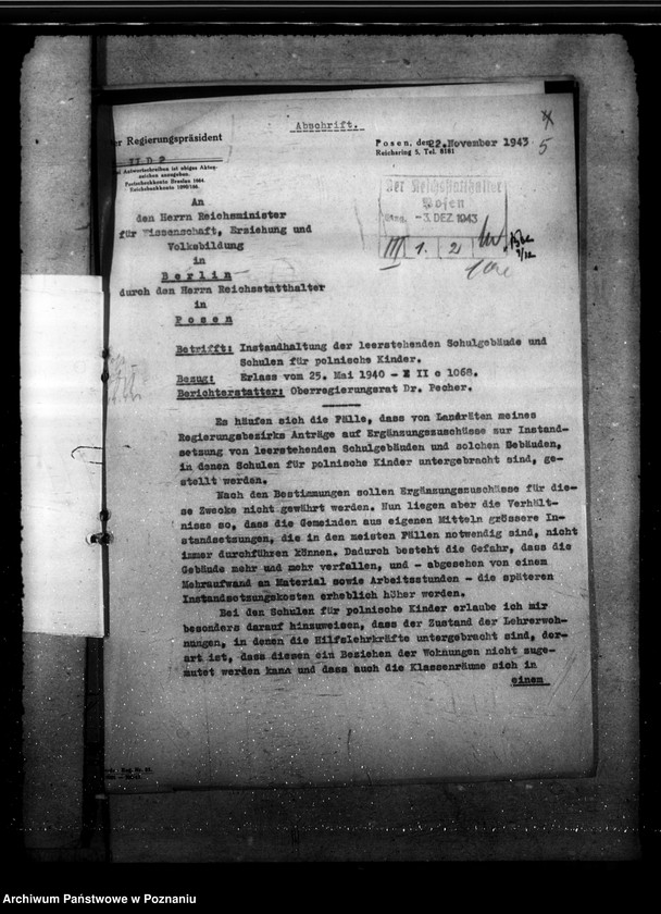 Obraz 9 z jednostki "Leel stehende Schulgebäude. Einsatz von Baracken"