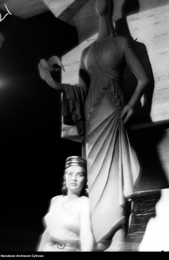 image.from.unit.number "Warszawa. Teatr Narodowy - sztuka "Fedra""