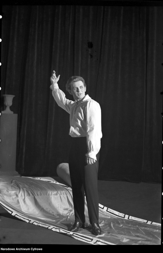 image.from.unit.number "Warszawa. Teatr Narodowy - sztuka "Kordian""