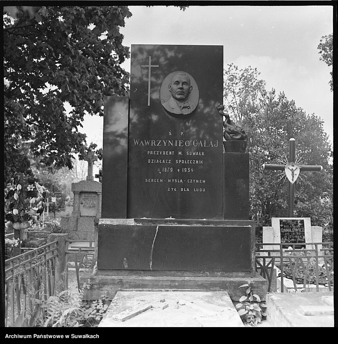 image.from.unit.number "Grób Wawrzyńca Gałaja na cmentarzu przy ulicy Bakałarzewskiej w Suwałkach."