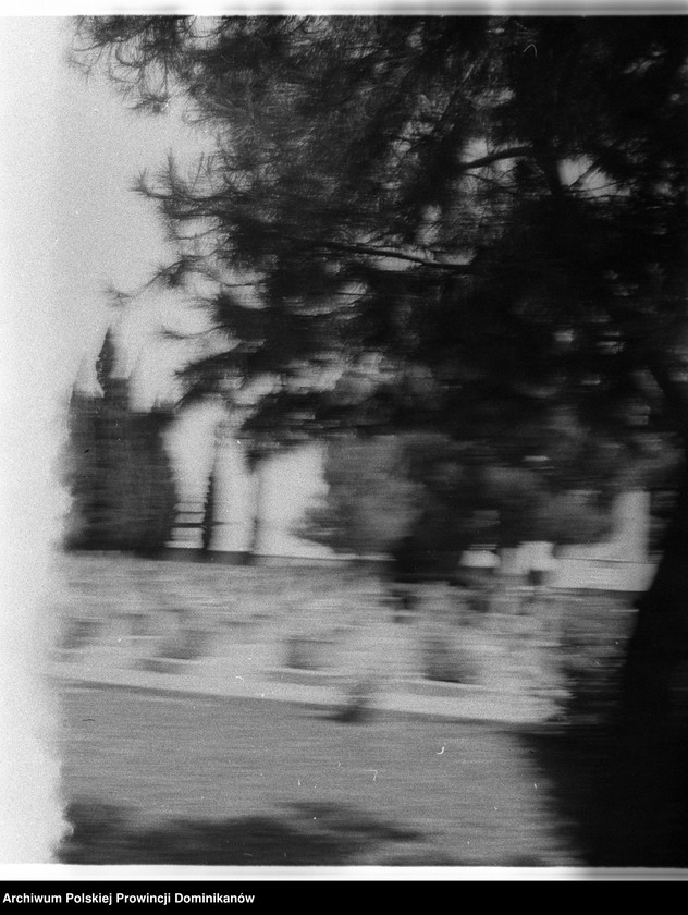 image.from.unit.number "Włochy. Polskie cmentarze wojenne w Casamassima i Loreto"