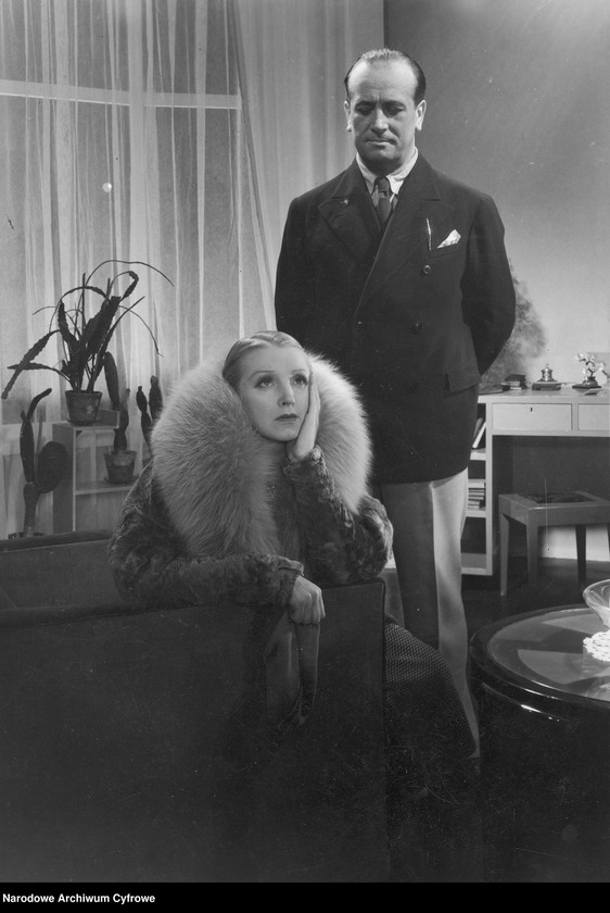 image.from.unit.number "Film "Szpieg w masce""