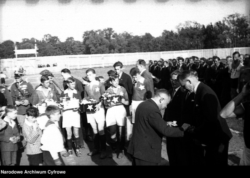 image.from.unit.number "Jubileusz 25 lecia Towarzystwa Sportowego Wisła Kraków"