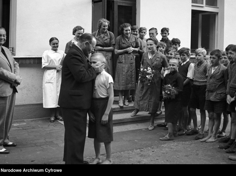 image.from.unit.number "Kolonie letnie w Domu dla Dzieci Powiatu Krakowskiego przy ul. Podlesie 157 w Radziszowie"